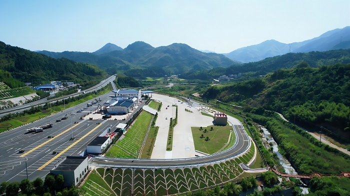 林厝服务区后通道